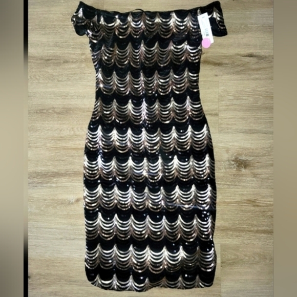 #2 Premier Amour Sequin Off Shoulder Fitted Stretch Dress Black - Picture 6 of 6